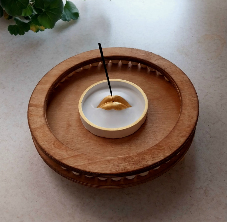 جاعودی مدل لب رنگ سفید_طلایی (فروش عمده مجموعه ۲۰ عددی)
